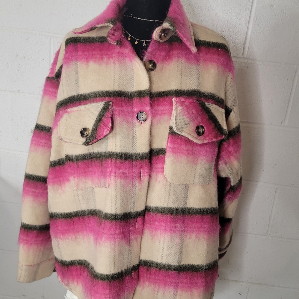 Davi & Dani NWT size M plaid shacket